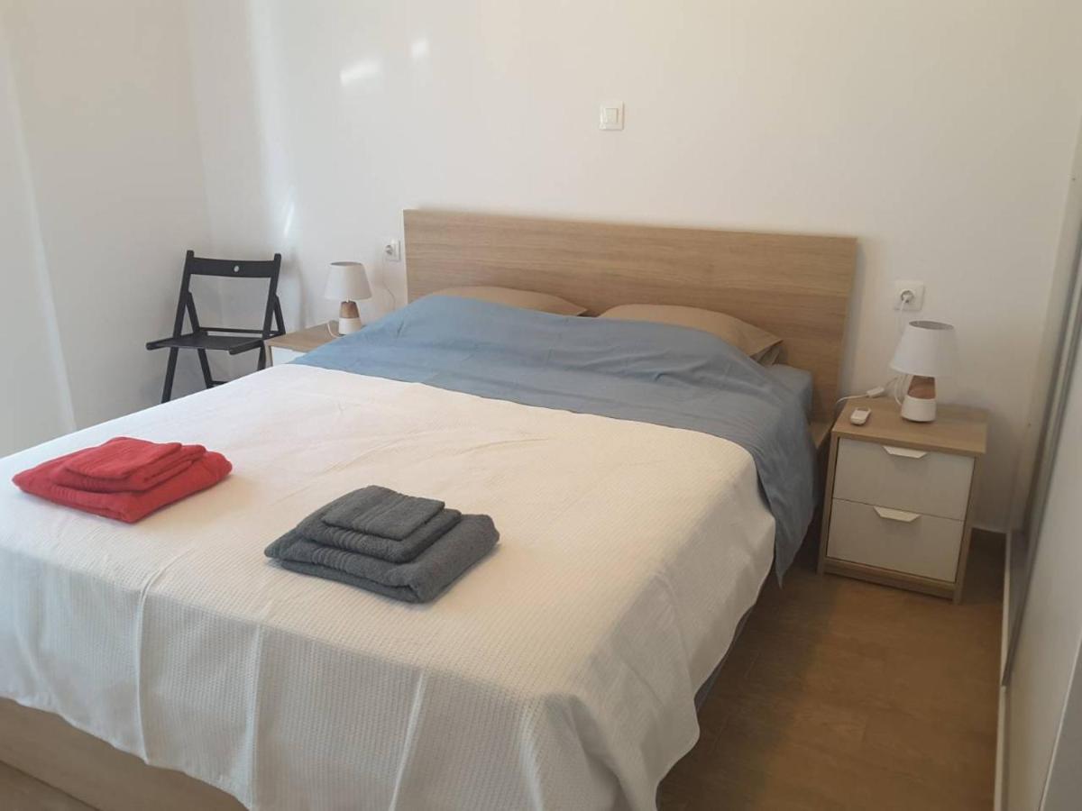 Seaview Apartment In Theheart Of Loutraki Εξωτερικό φωτογραφία