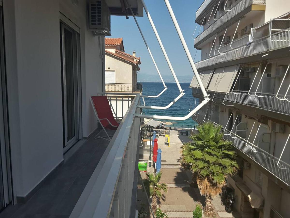 Seaview Apartment In Theheart Of Loutraki Εξωτερικό φωτογραφία